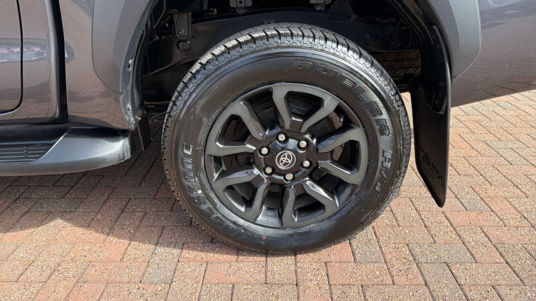 Toyota Hilux Diesel Invincible X D/Cab Pick Up 2.8 D-4D Auto